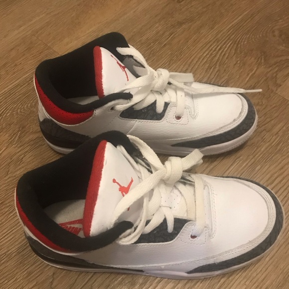 Air Jordan 3 Retro SE Fire Red Denim size 2 (PS) - Picture 2 of 10